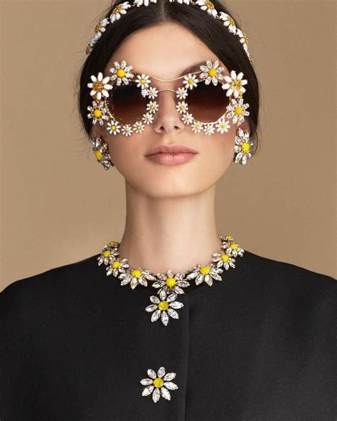 dolce gabbana daisy sunglasses|dolce gabbana sunglasses women's.